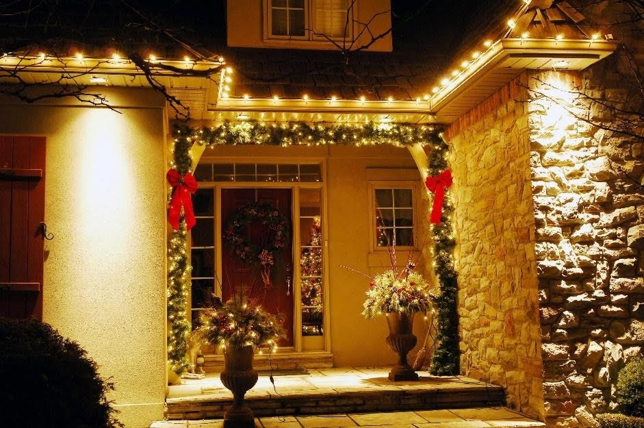 Outdoor Christmas Lighting